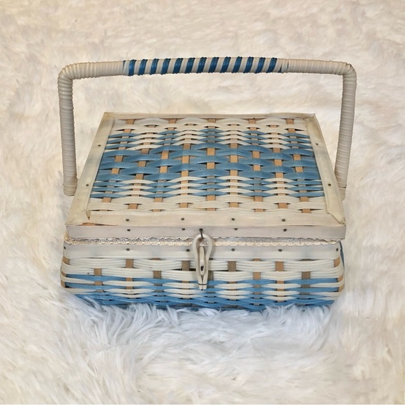 Vintage 1960s/70s Vinyl Wicker Mini Sewing Basket - Picture 1 of 13